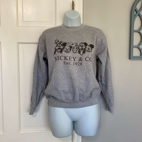 Gildan Other - Gildan Heavy Blend Gray Sweatshirt